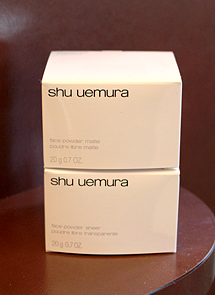shu uemura フェイスパウダー(パフ付)の商品写真です