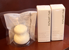 shu uemura ザ・ライトバルブ フルイド ファンデーション&スポンジ商品写真