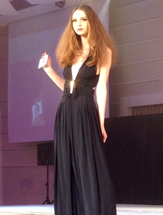 静岡県富士市の美容院ショコラ、コンテスト中のモデルさんの写真