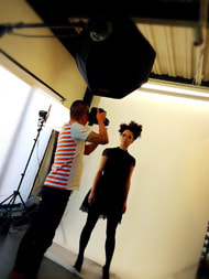 ショコラの新しいモデル作品の撮影の現場写真